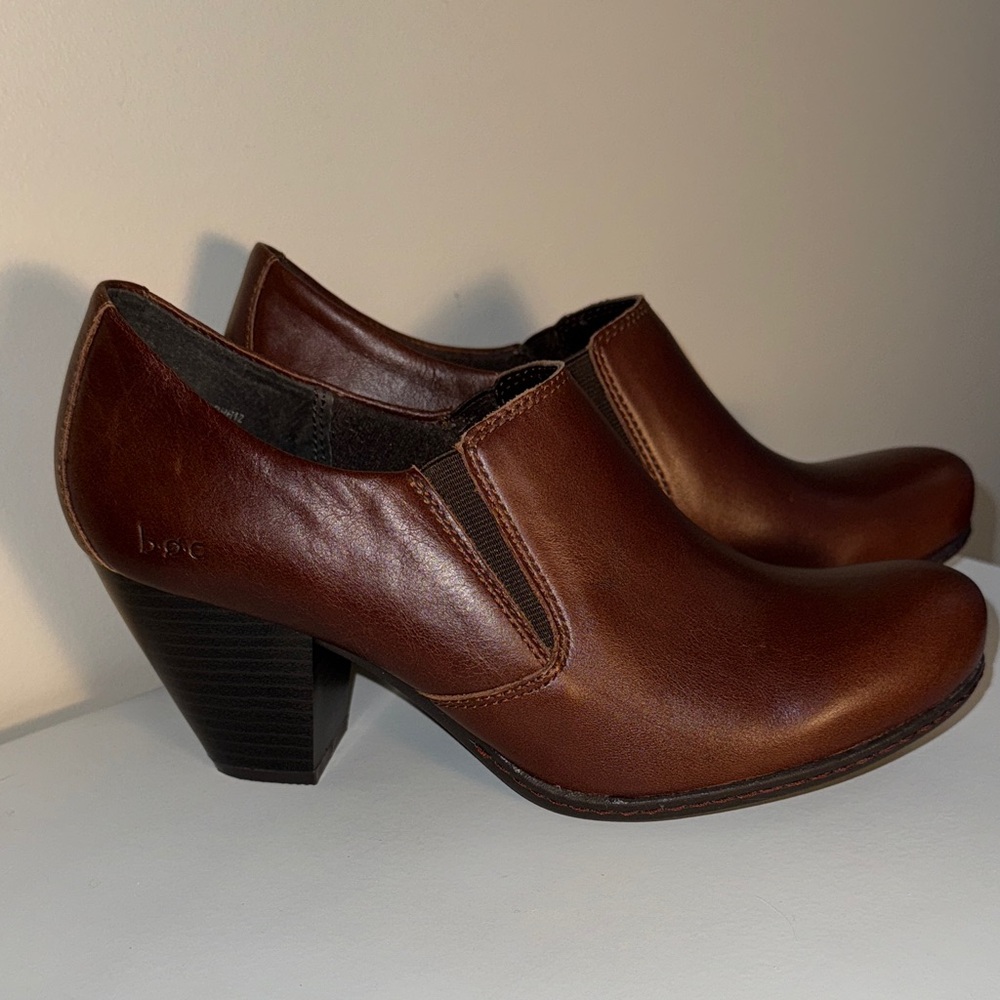 b.o.c. Women's Brown Leather Mules